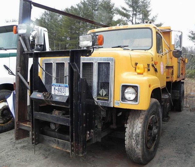 Town of Bethel, NY 1993 International 2574 4x2 dumpplow … Flickr