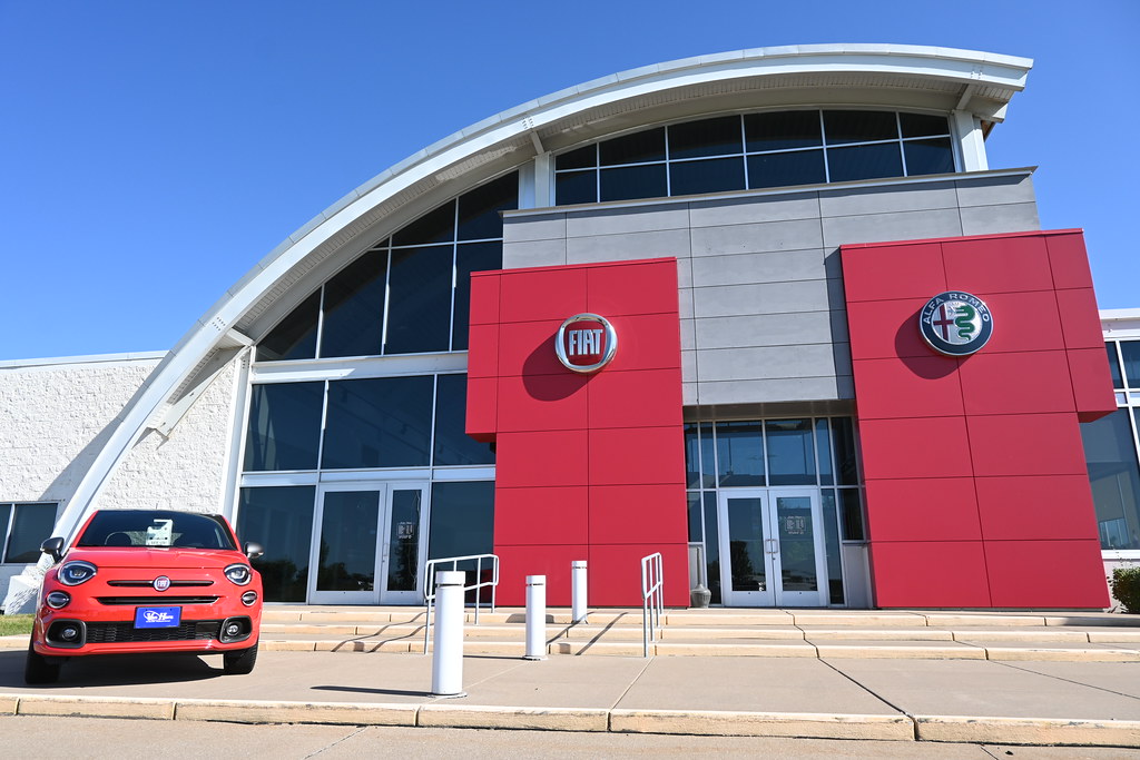 Alfa Fiat Dealership Davenport IA Former Hummer Dealership… Flickr