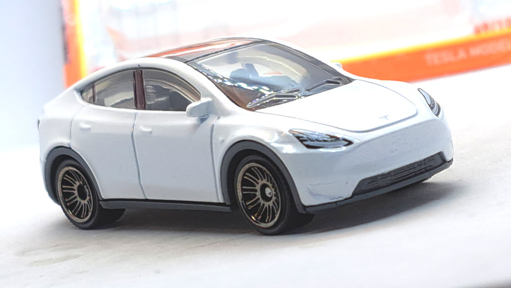 MATCHBOX TESLA MODEL Y NO12 1/64 Latest 2023 Case D recolo… Flickr
