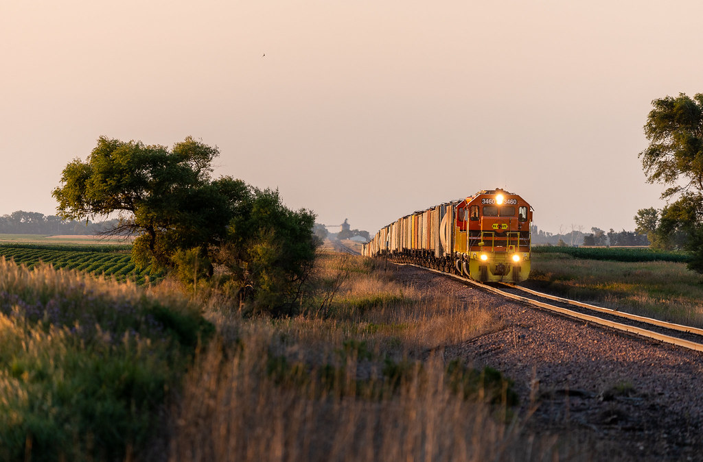 RCPE 3460 Tulare, South Dakota LHURE heads south on the… Flickr