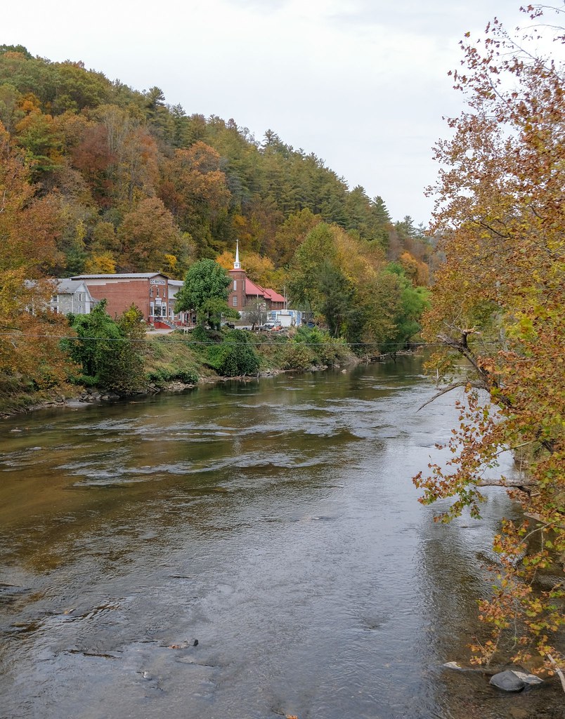 Green Mountain Fall foliage along the North Toe River and … Flickr