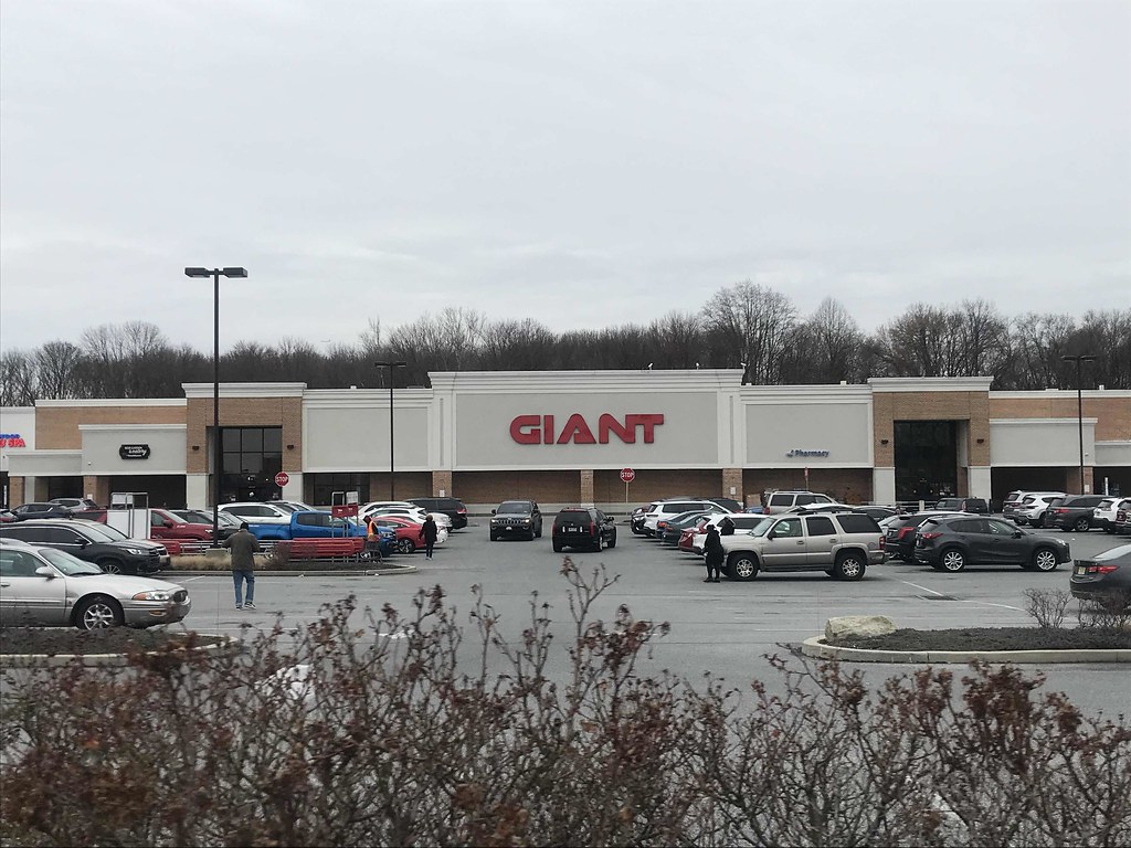 GIANT Brookhaven, PA This is the GIANT store 6534 in Br… Flickr