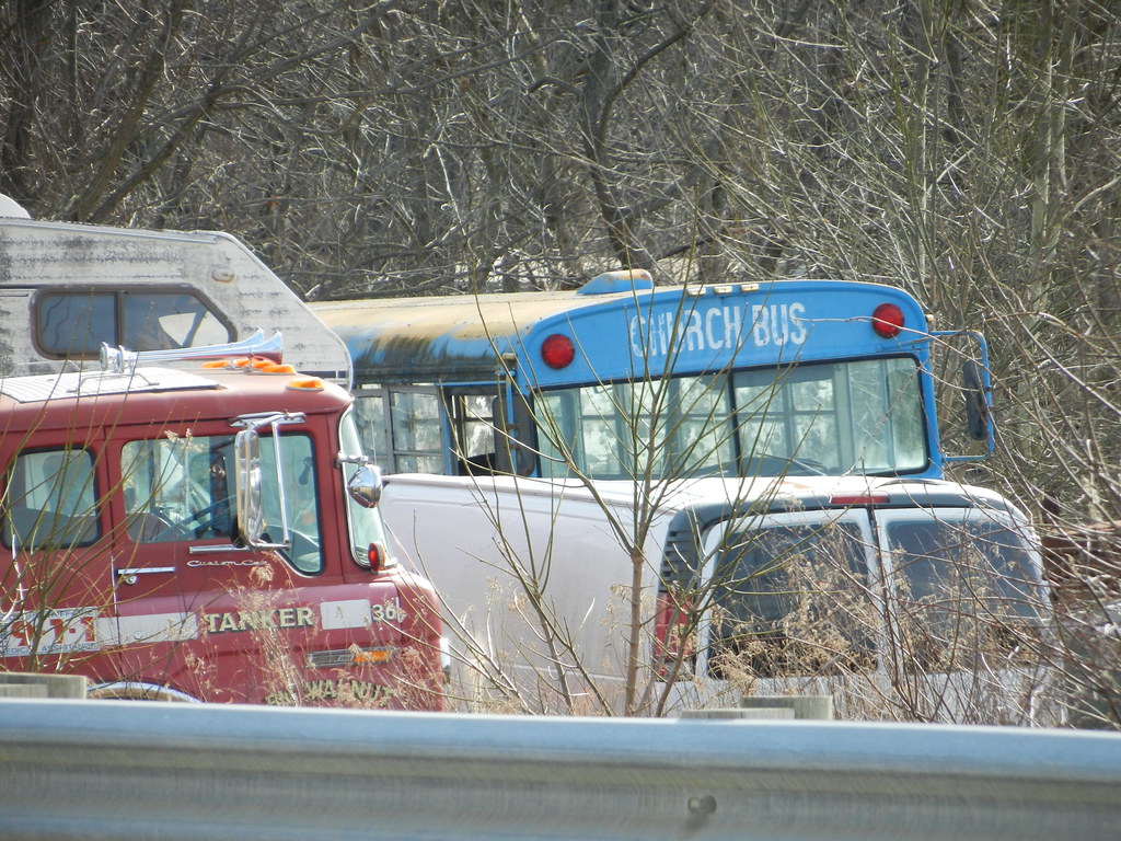 exRavenna Assembly of God (2) Pete's Towing Gratiot, OH… Flickr