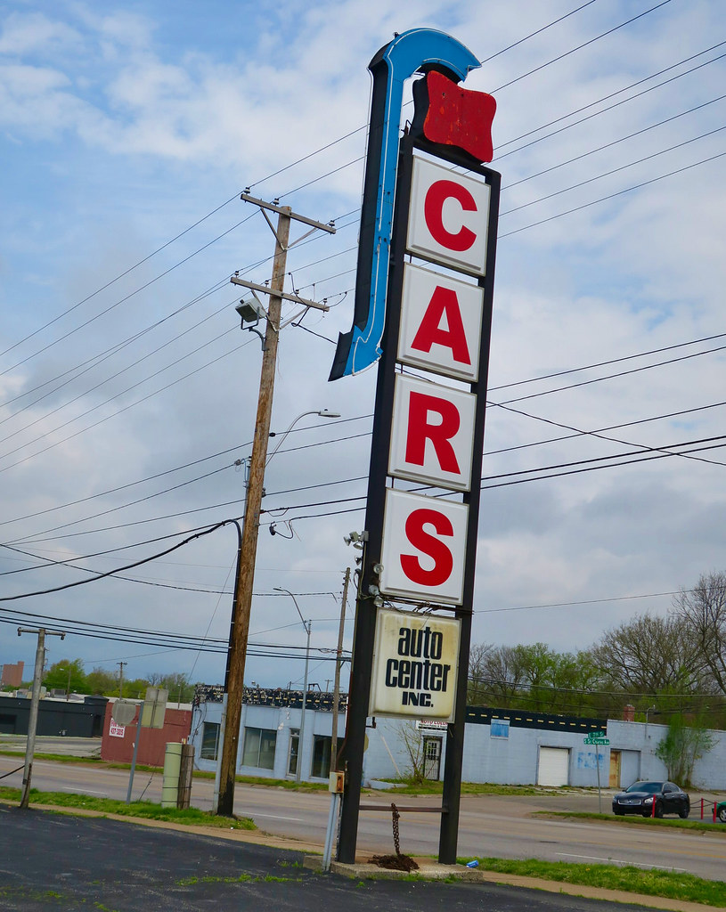 Bob Owen Auto Center, Joplin, MO Sign in front of the form… Flickr