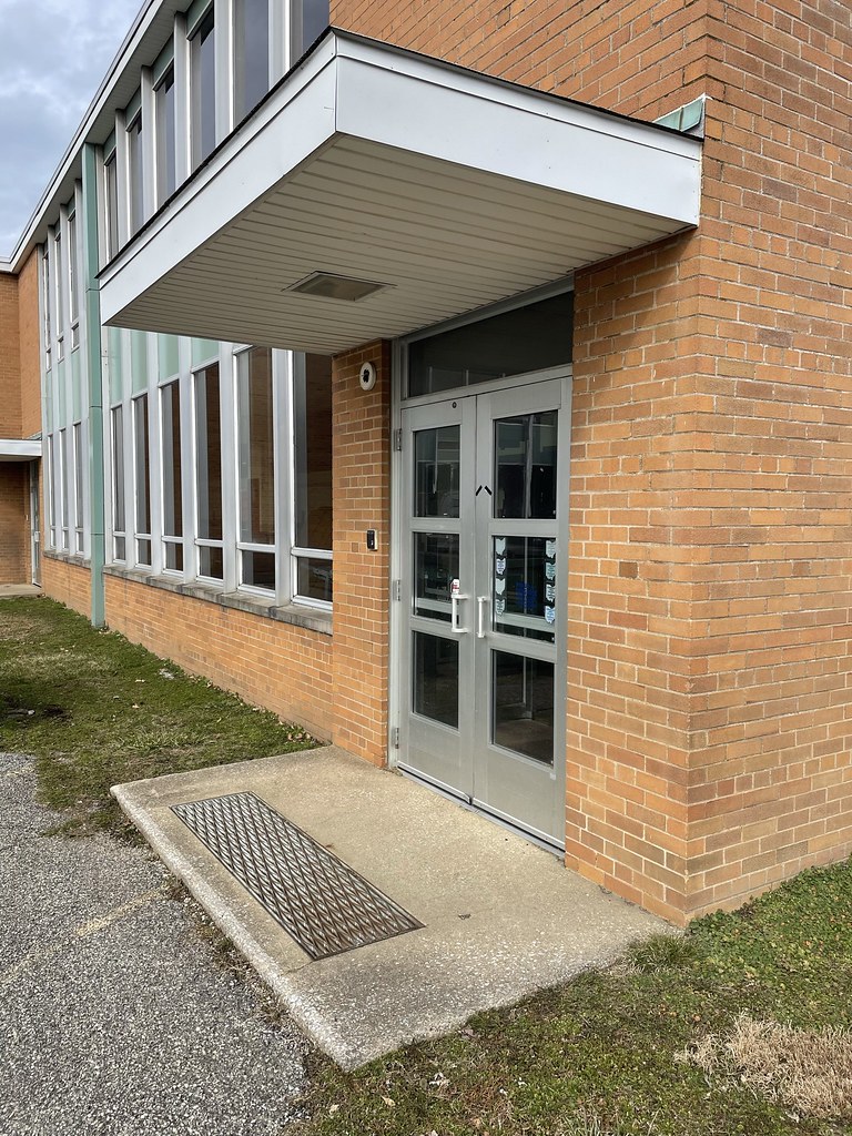 Southeast Elementary First and Sixth Grade entrances Flickr