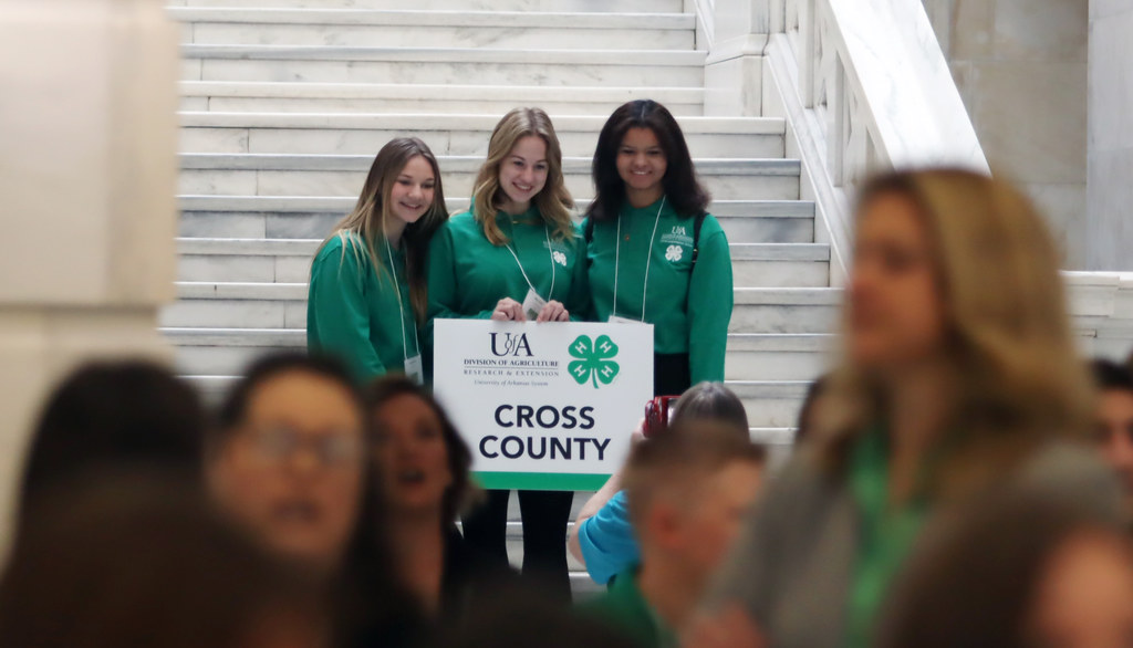 Cross CoGroupIMG_9394 Cross County 4H members get a phot… Flickr