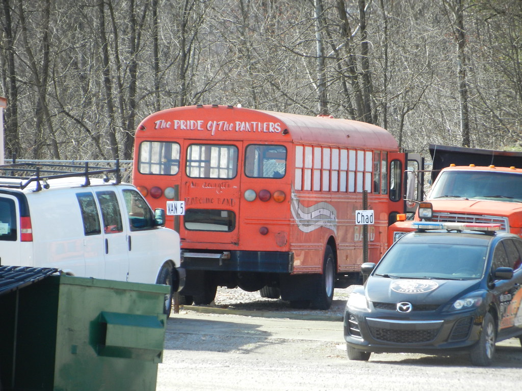 New Lexington City Schools band bus (5) Bus lot New Lexi… Flickr