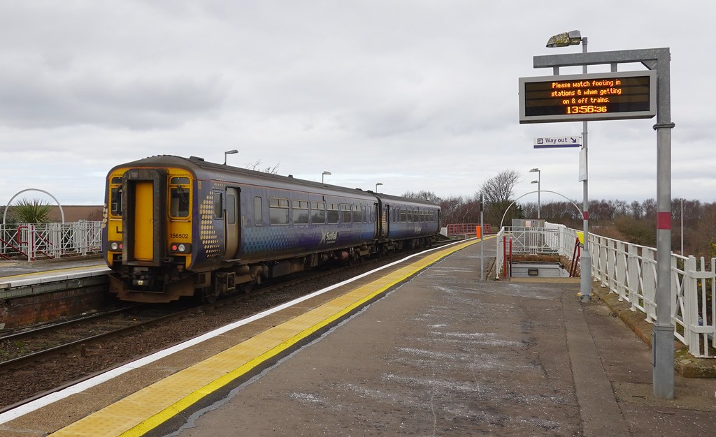 Girvan 1354 to Ayr departs. corriebob Flickr