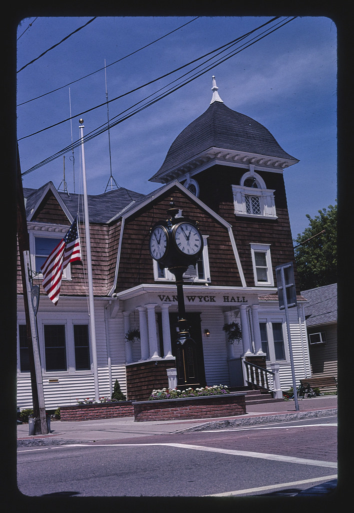 Van Wyck Hall (City Hall), Main Street, Fishkill, New York… Flickr