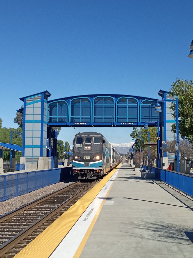 La Sierra Westbound Metrolink stops at Riverside La Sierra… Flickr