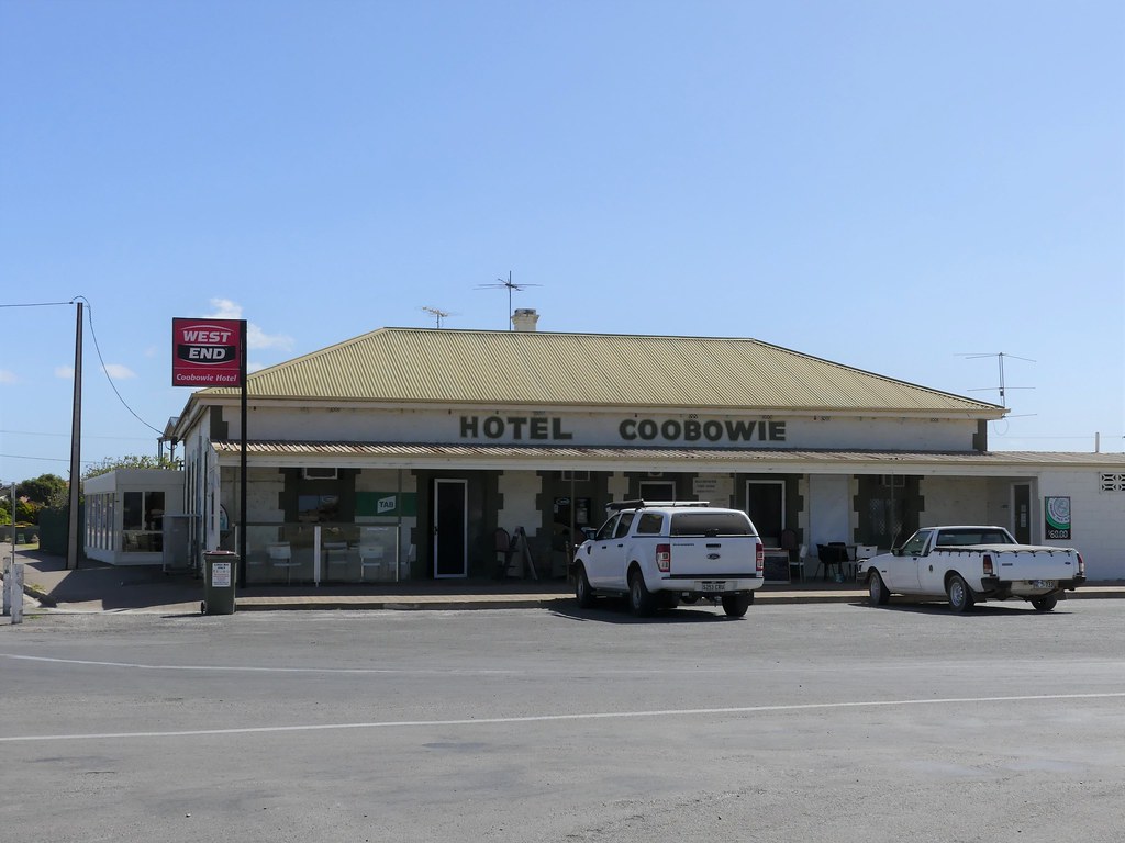 Coobowie Hotel (1876) 59 Beach Rd, Coobowie. Flickr