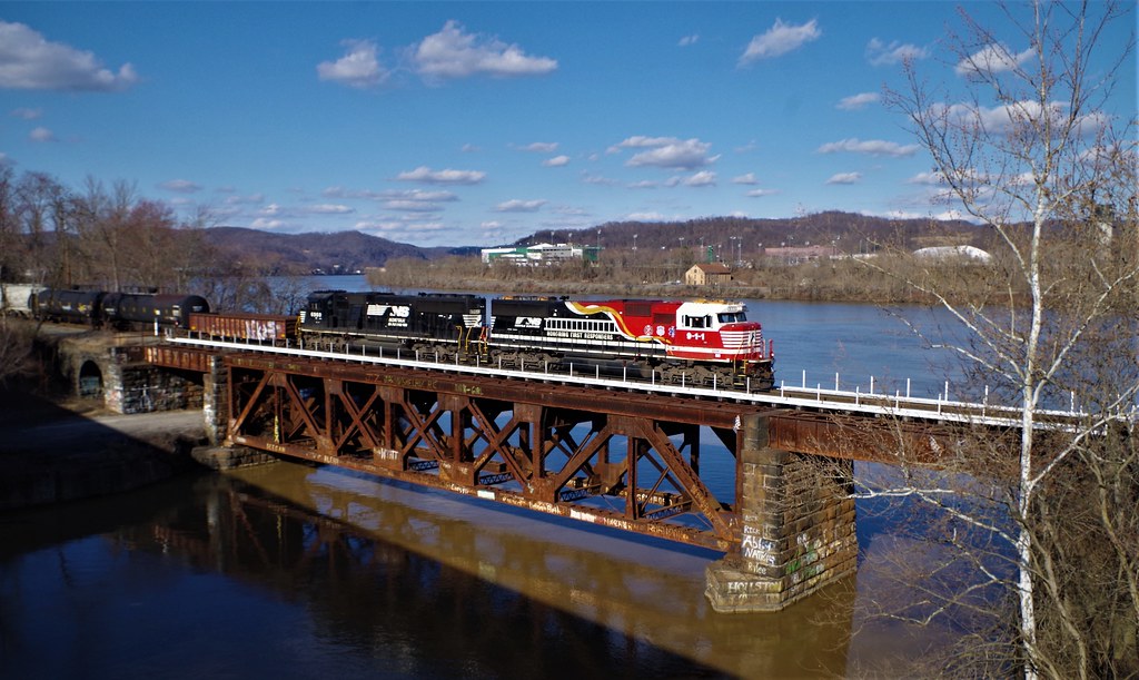 NS 911 Yellow Creek OH Todd Dillon Flickr