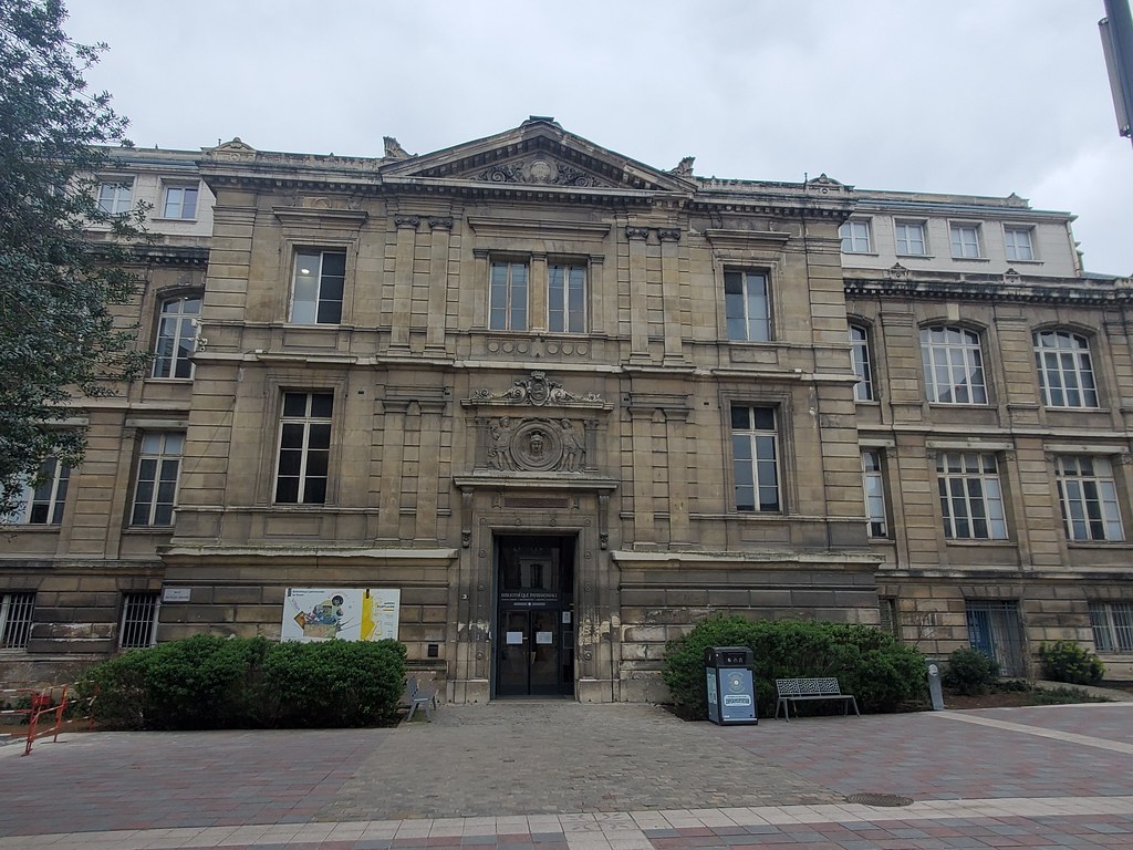 "Bibliothèque municipale et patrimoniale Villon" Created i… Flickr