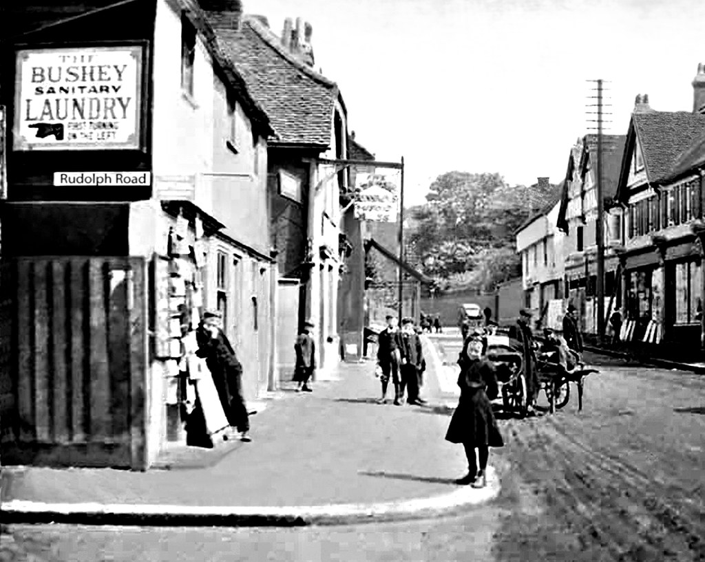 Bushey High Street early 1900's. terry trainor Flickr