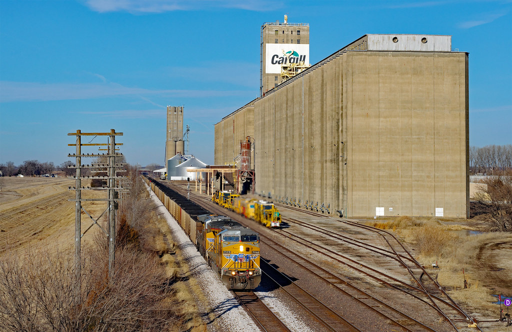 UP 7023 East loaded coal, west of Topeka, Kansas_ A super … Flickr