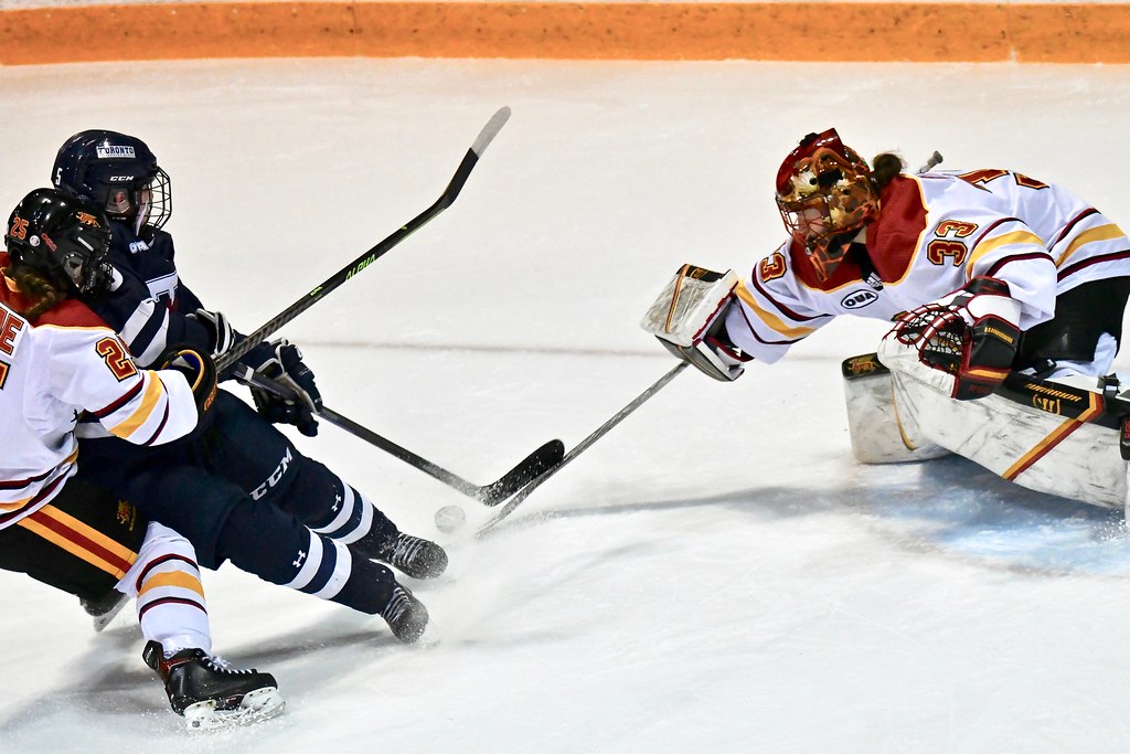 UNIVERSITY OF GUELPH VARSITY WOMEN'S HOCKEY CLUB vs TORONTO VARSITY