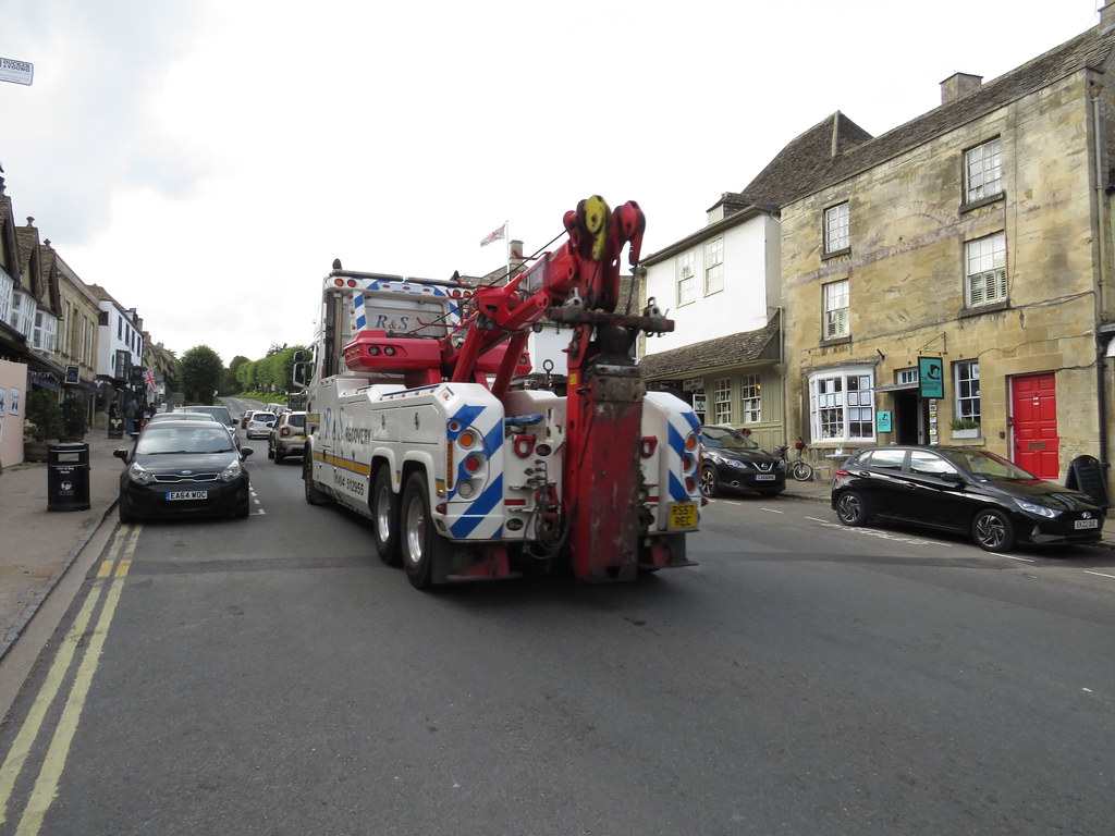 R&S Recovery Truck in Burford 2 Whilst wandering around Bu… Flickr