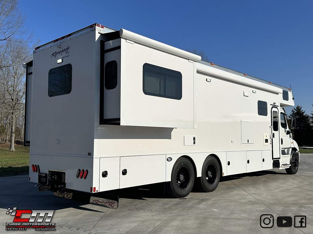 2019renegadeclassic38csbmotorhometripleslide525hp… Flickr