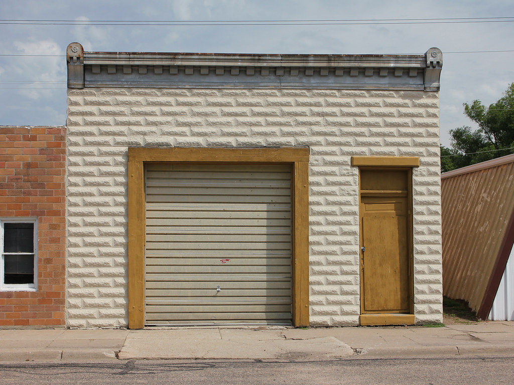 Garage Gresham, NE Tom McLaughlin Flickr