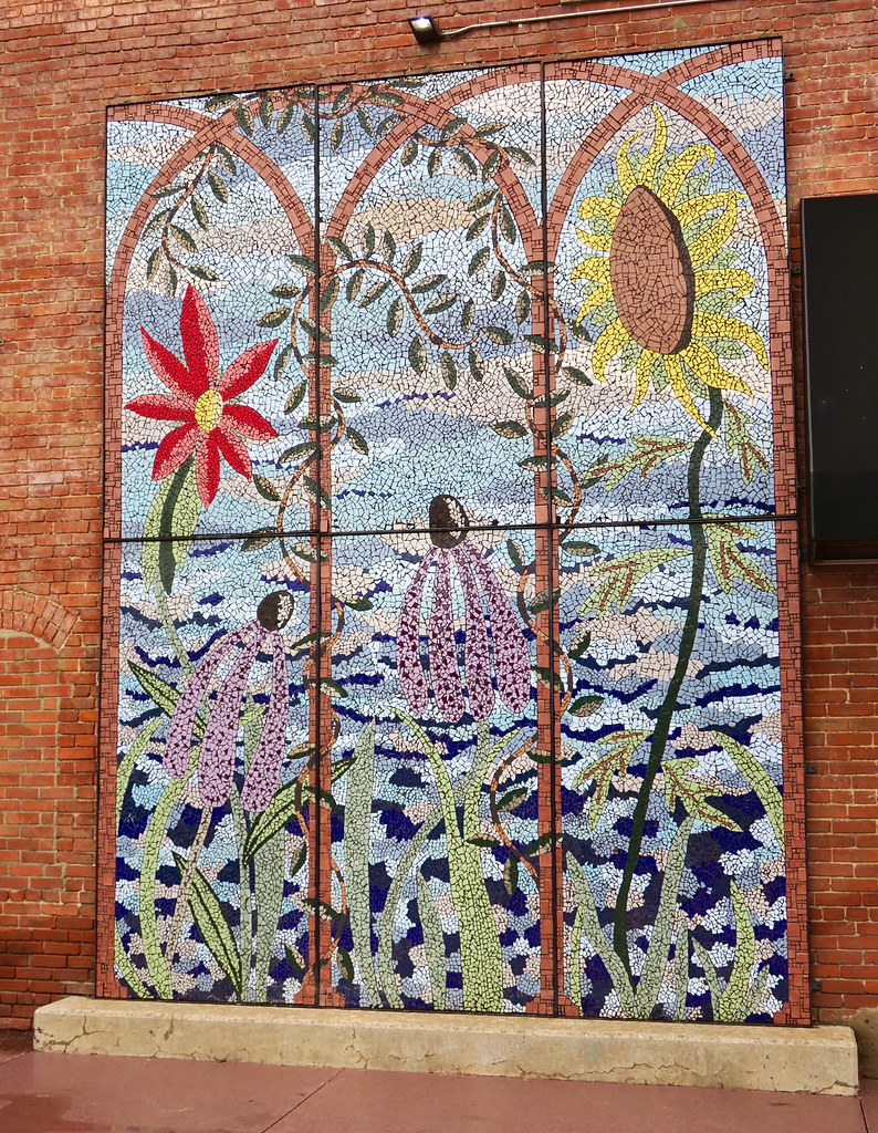 Mosaic Flower Mural, Springfield, MO Mosaic street art of … Flickr