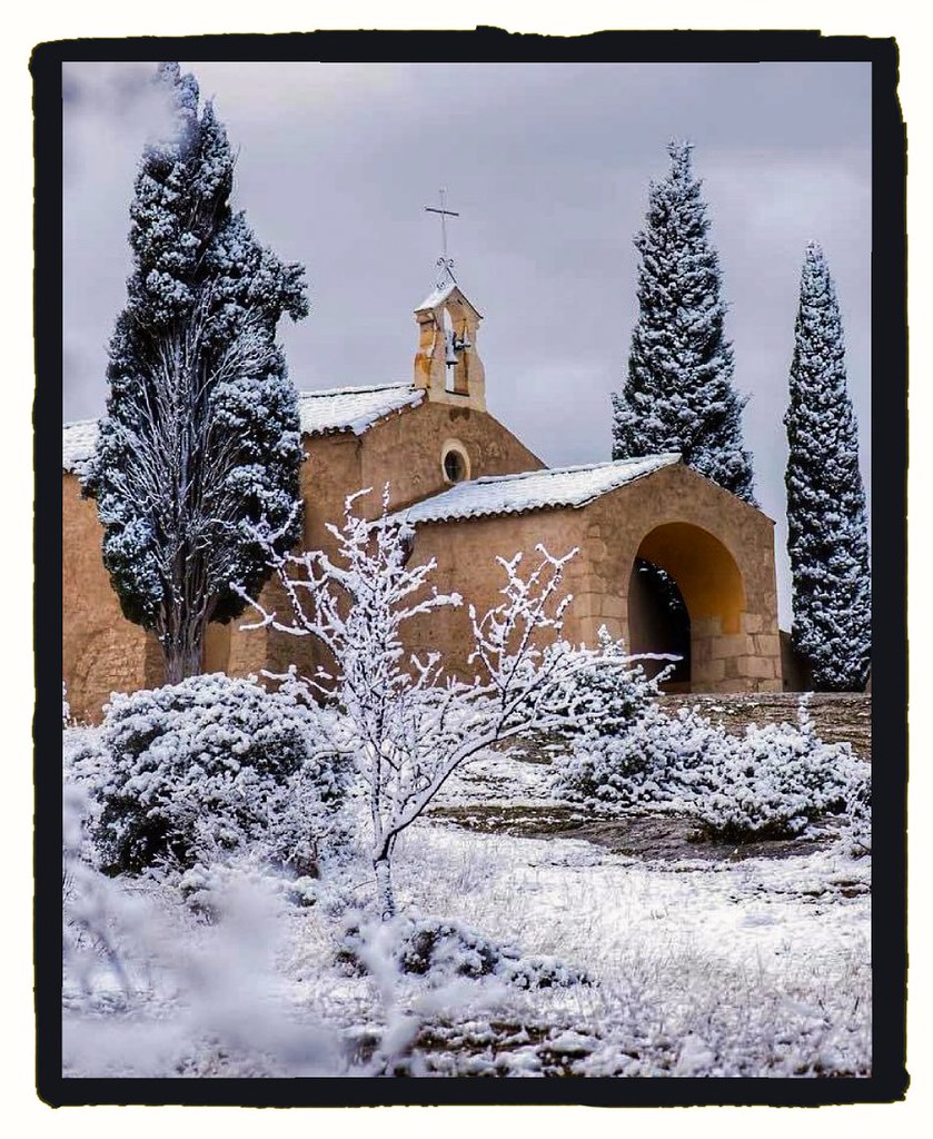 La chapelle SaintSixte d'Eygalières sous la neige Flickr