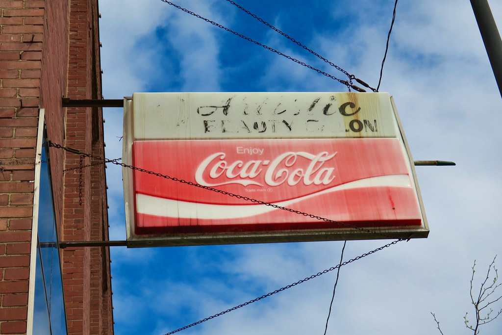 Beauty Salon, Mt. Vernon, IL a photo on Flickriver