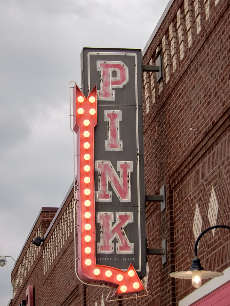 Pink "Zona Rosa" Kansas City, MO Dblackwood Flickr
