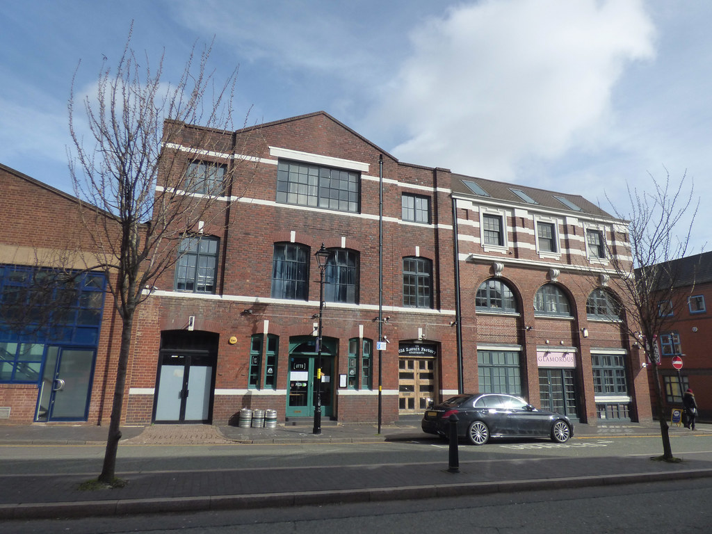 The Old Biscuit Factory Apartments and Glamourous Caroline Street