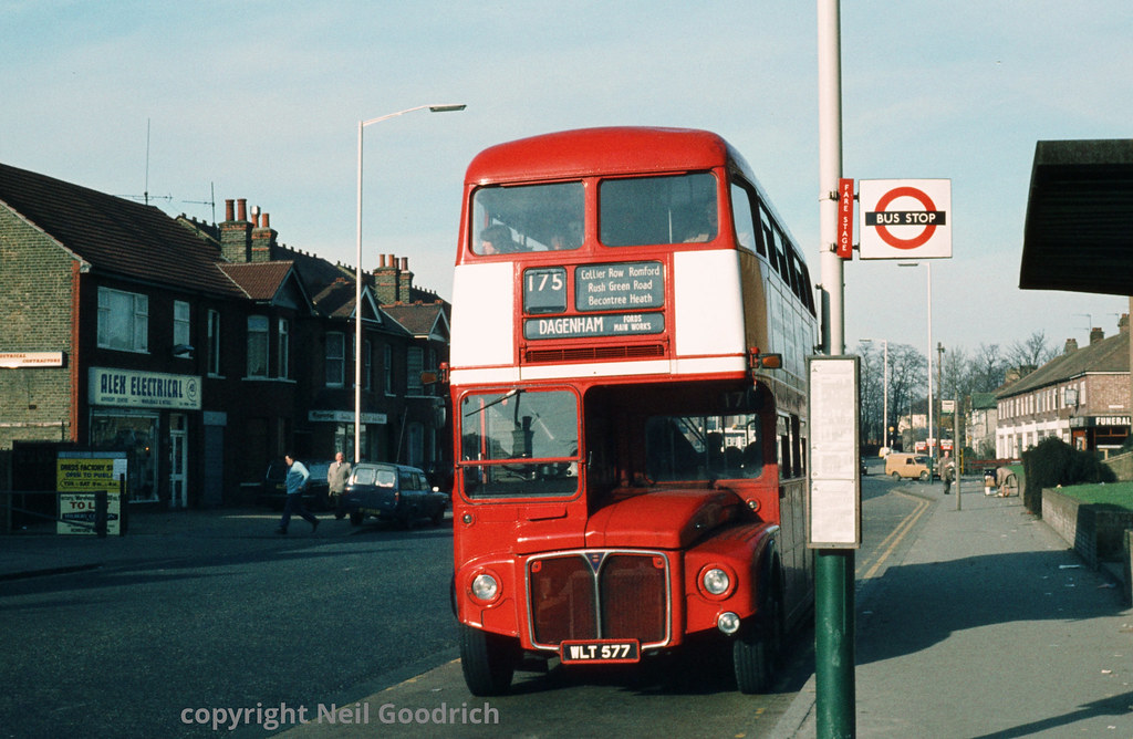 LT/LCBS Bus Garages Crew changeover for RM 577 outside Rom… Flickr