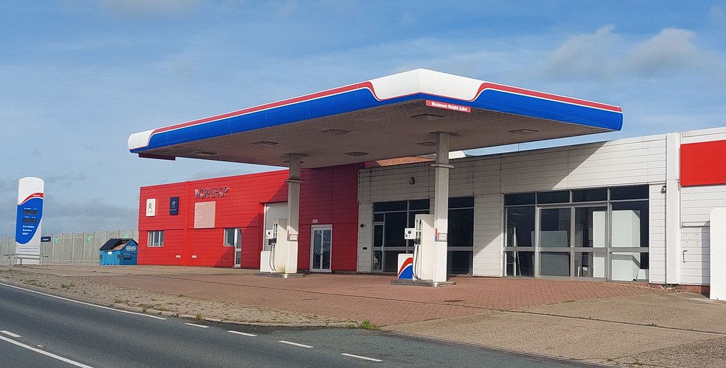 Former Rix Broach Hill Garage, Beverley Rd, Hutton Cransw… Flickr