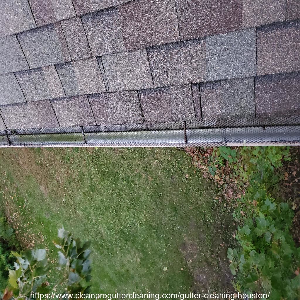 Gutter_Cleaning_Houston_0001_20230306063709 Clean Pro Gutter Cleaning