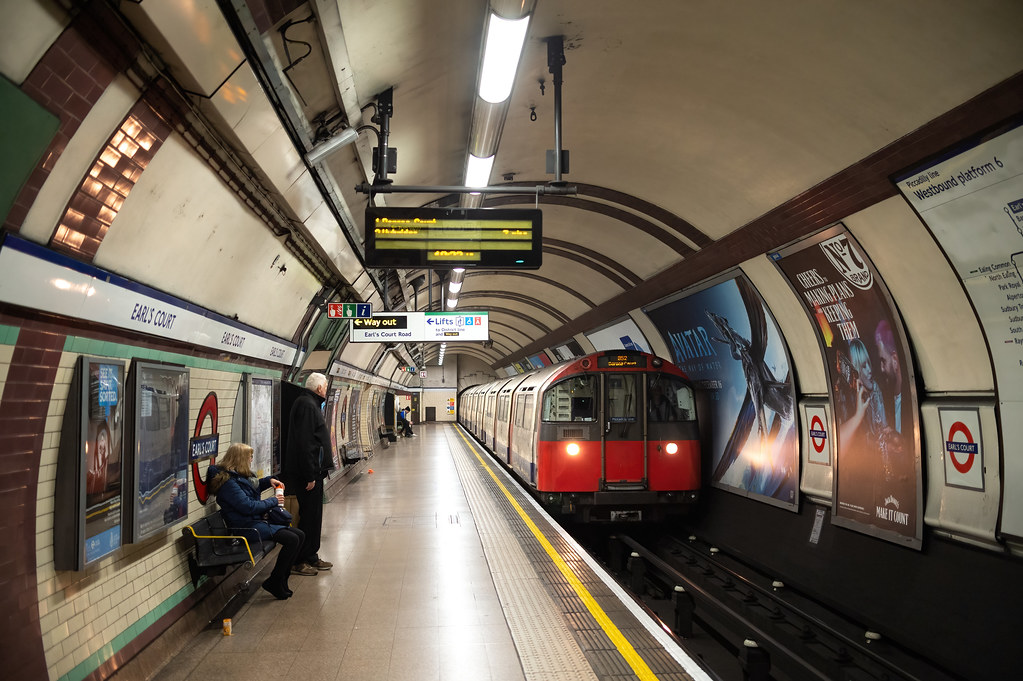 Piccadilly Line 1973 stock arrives at Earls Court Andrew Jeffery's