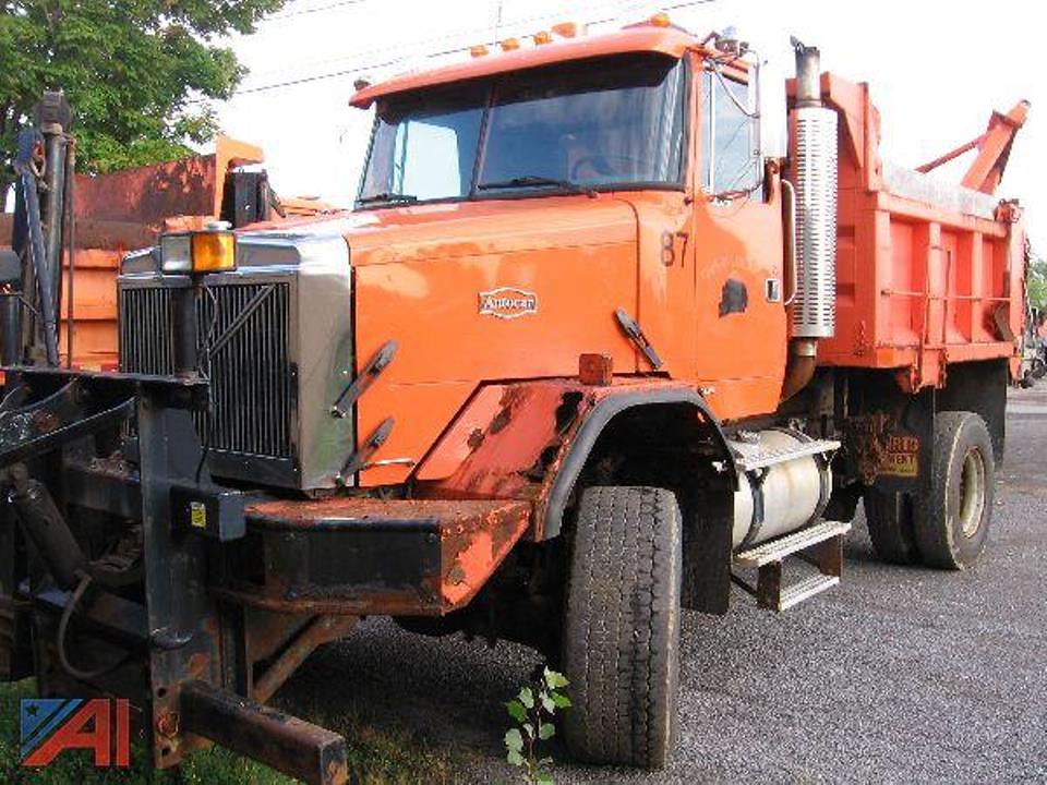 Town of Lancaster, NY 1997 Autocar ACL44B 4x4 dumpplow … Flickr