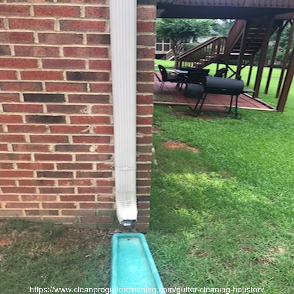Gutter_Cleaning_Houston_0010_20230306071519 Clean Pro Gutter Cleaning