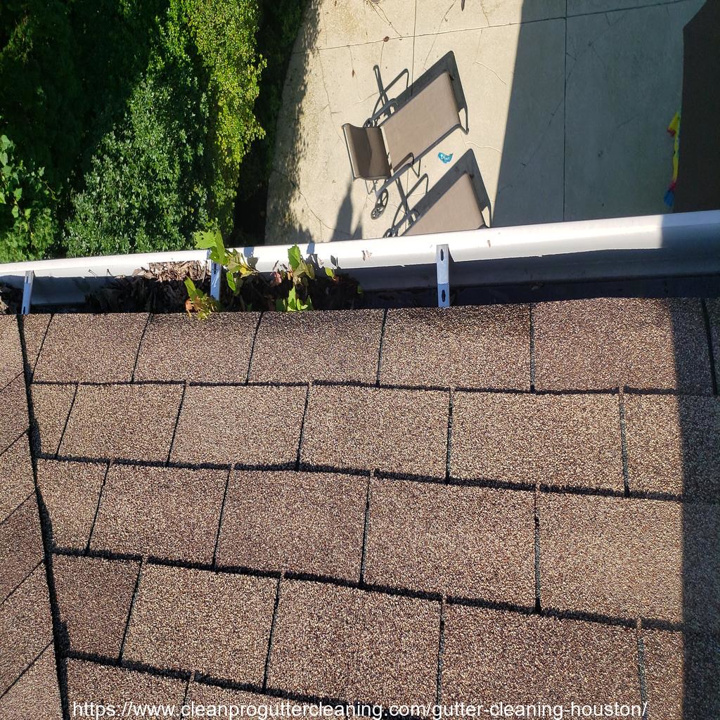 Gutter_Cleaning_Houston_0002_20230306071425 Clean Pro Gutter Cleaning