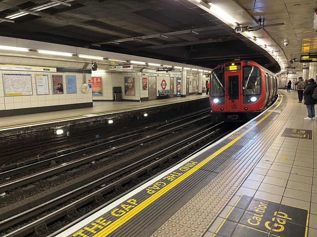 Monument Tube Station, March 2023 Monument Tube station fr… Flickr