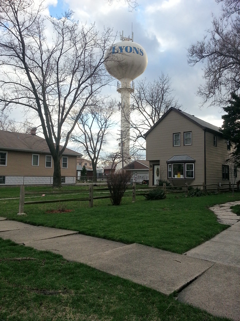 Lyons Water Tower bpgasstation2012 Flickr