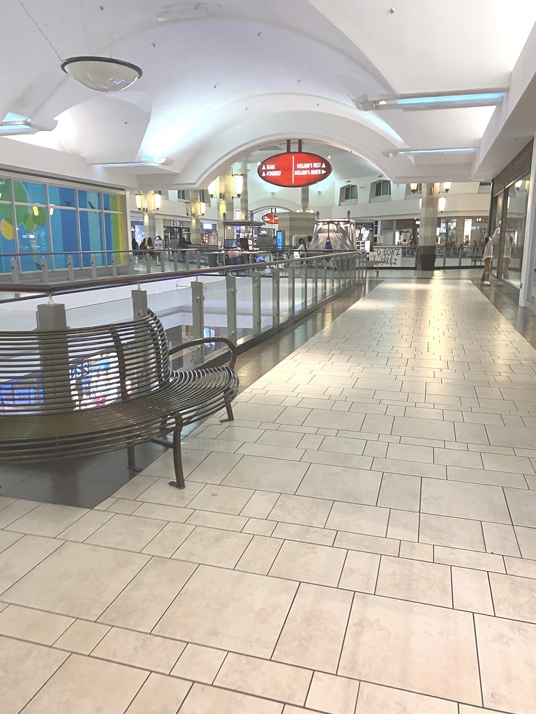 Cielo Vista Mall (El Paso TX) Adam Ledezma Flickr