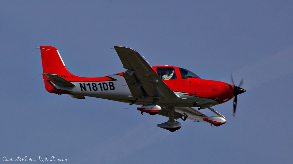 N181DB 2020 Cirrus SR22T landing at Lovell. R.J. Duncan Flickr