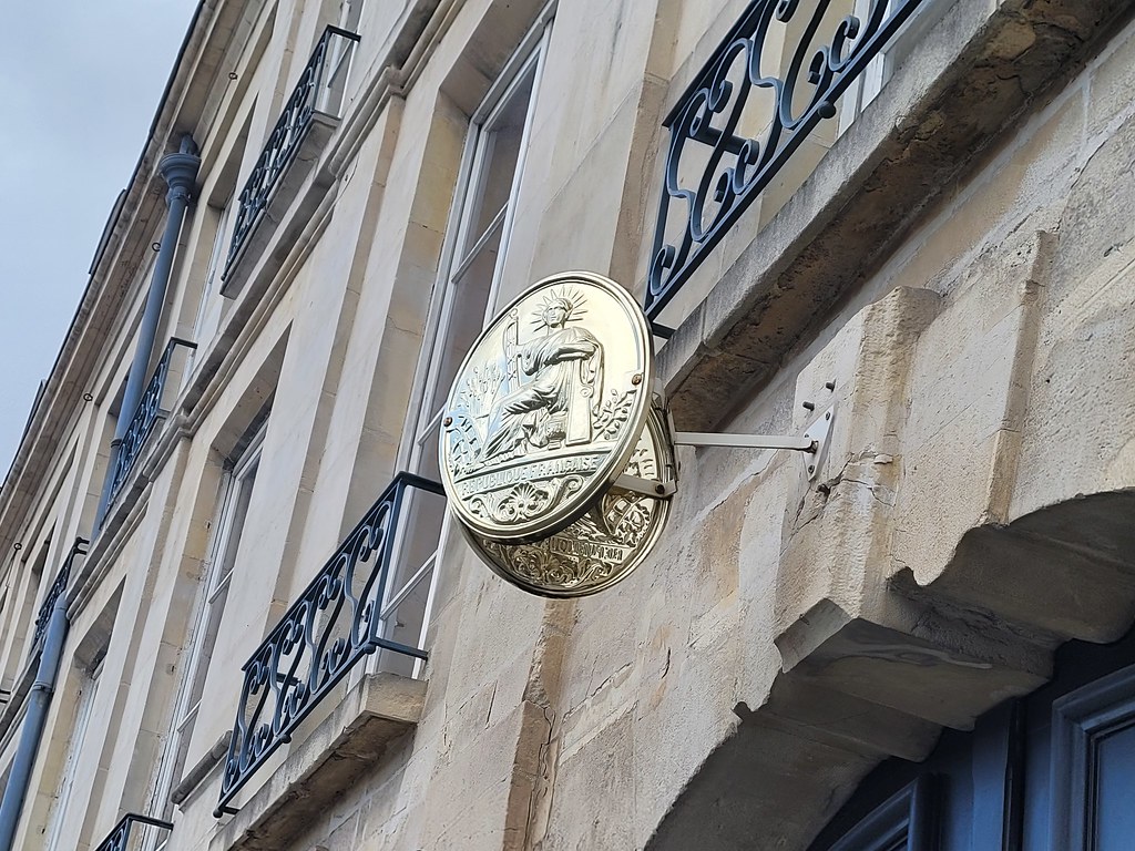 de notaires Photo de façade d'un de notair… Corentin Quique Flickr