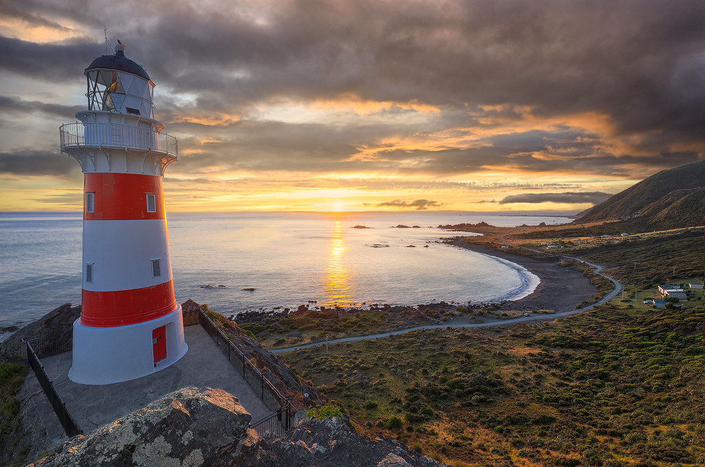 Cape Palliser Lighthouse A "golden hour" view of Palliser … Flickr