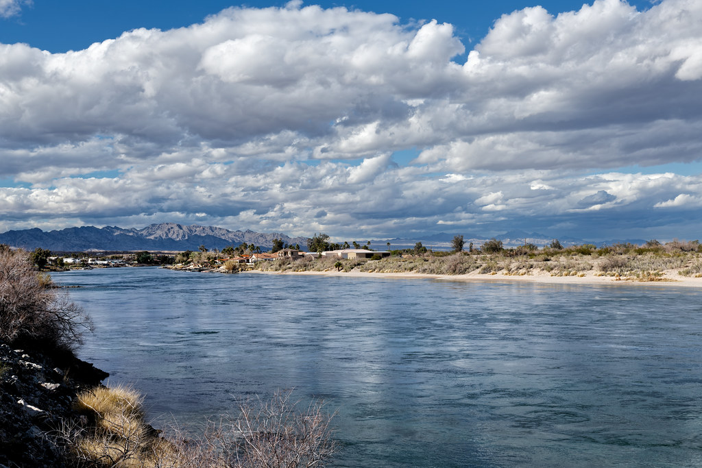 Colorado River Flowing Through Needles and a Backdrop of M… Flickr