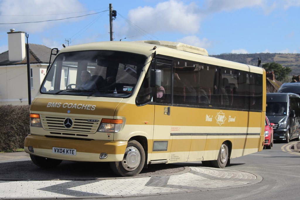 BMS Coaches Swindon VX04KTE seen arriving at the Cheltenh… Flickr
