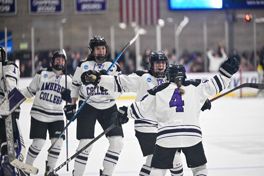 NCAA DIII Womenâs Ice Hockey NCAA Frozen Four 2023 Champ… Flickr