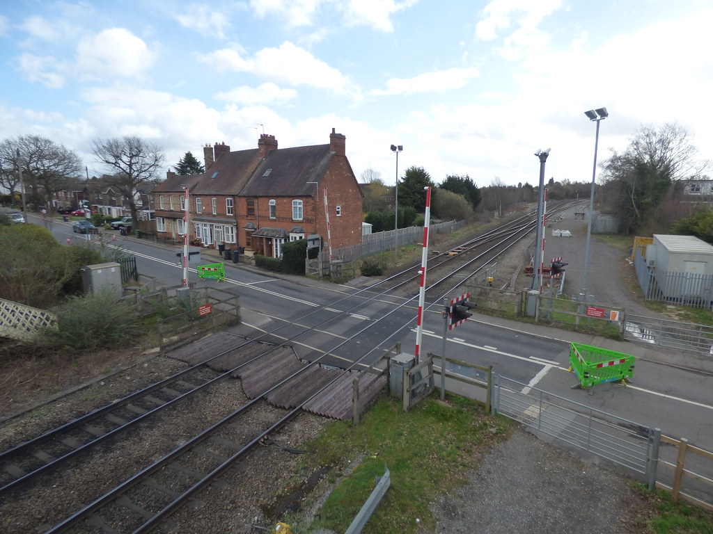 Mill Lane level crossing and footbridge in Dorridge Flickr