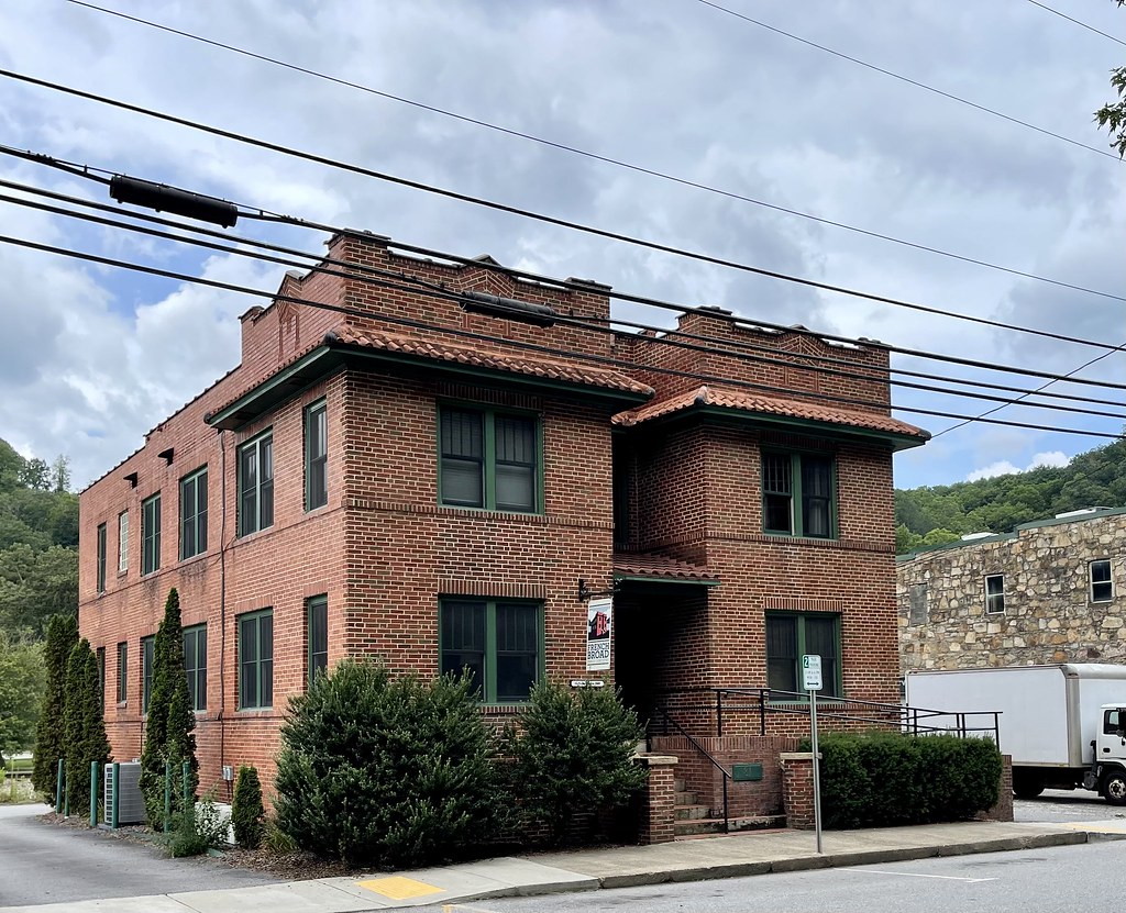 Old Commercial Building. Downtown Marshall, North Carolina… Flickr