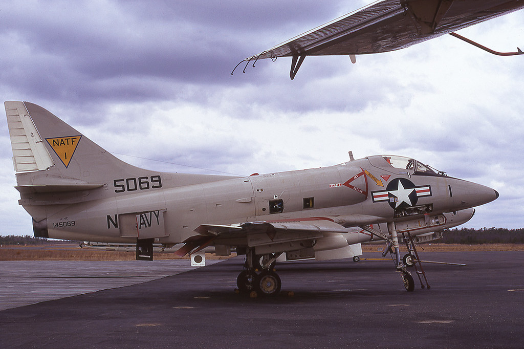 USN A4C 145069 [Lakehurst 3.73] NATF Eric BANNWARTH c… Flickr