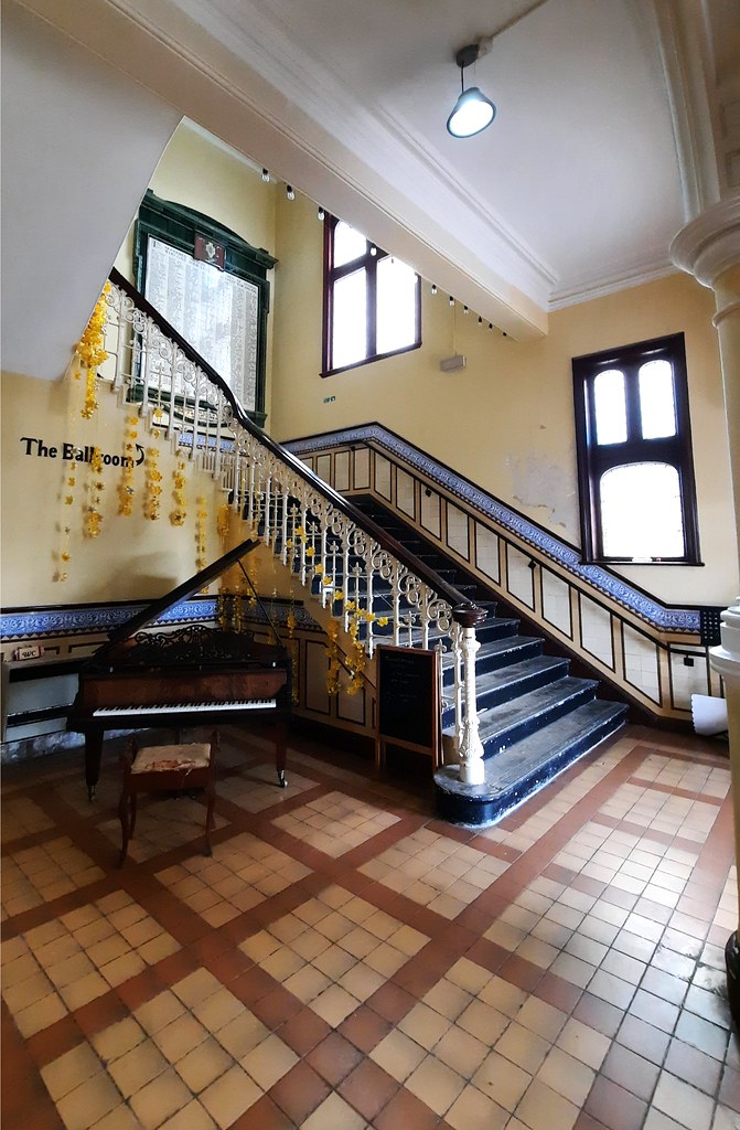 Fenton Town Hall (12) masimage Flickr