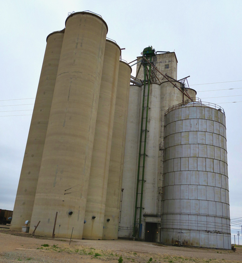 Grain Elevator, Edson, KS A grain elevator in Edson, Kansa… Flickr