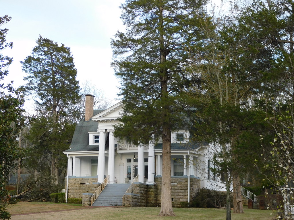 The Easterwood House Cherokee, Alabama The Colonial Reviva… Flickr